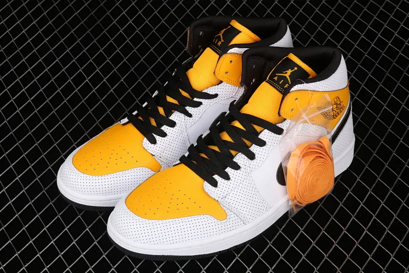 All categories Air Jordan Jordan series basketball shoes Air Jordan 1 Mid Air Jordan 1 Mid AJ1 Joe 1 white yellow black hook Chinese culture basketball shoes BQ6472-107